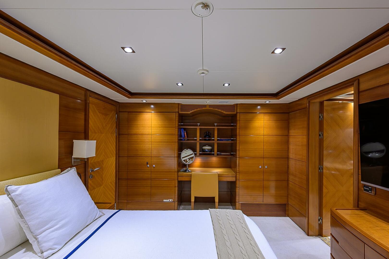 2005 Benetti Vision 145