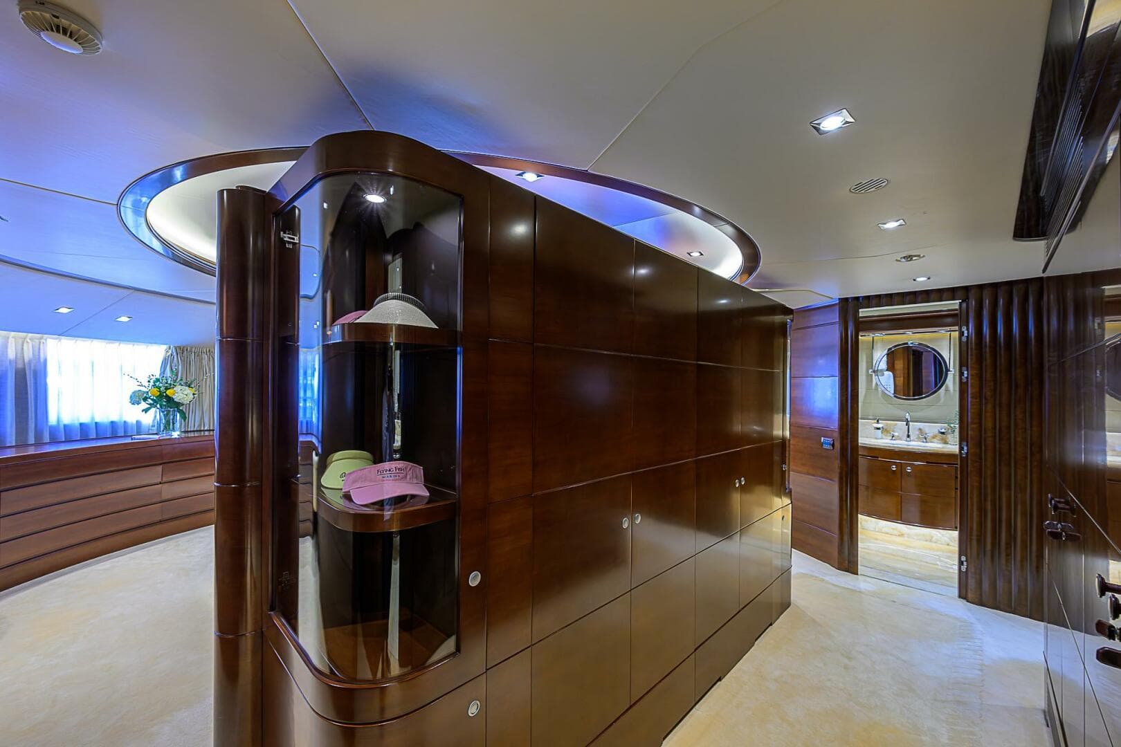 2005 Benetti Vision 145