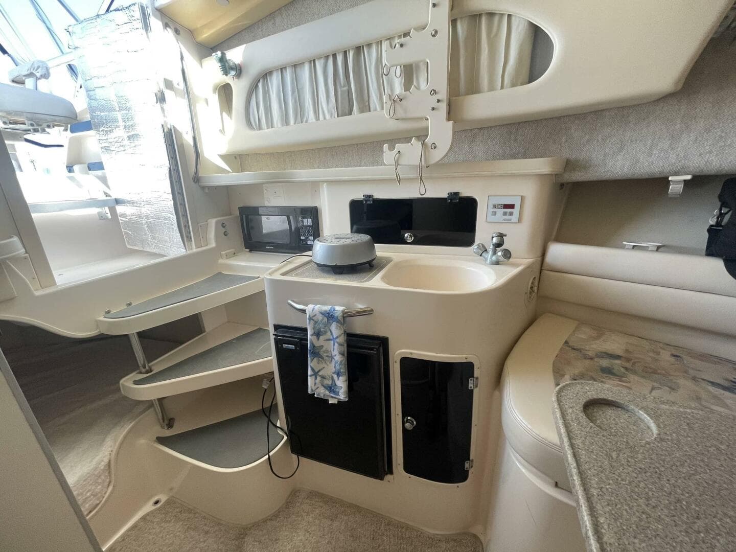 2003 Grady-White Marlin 300