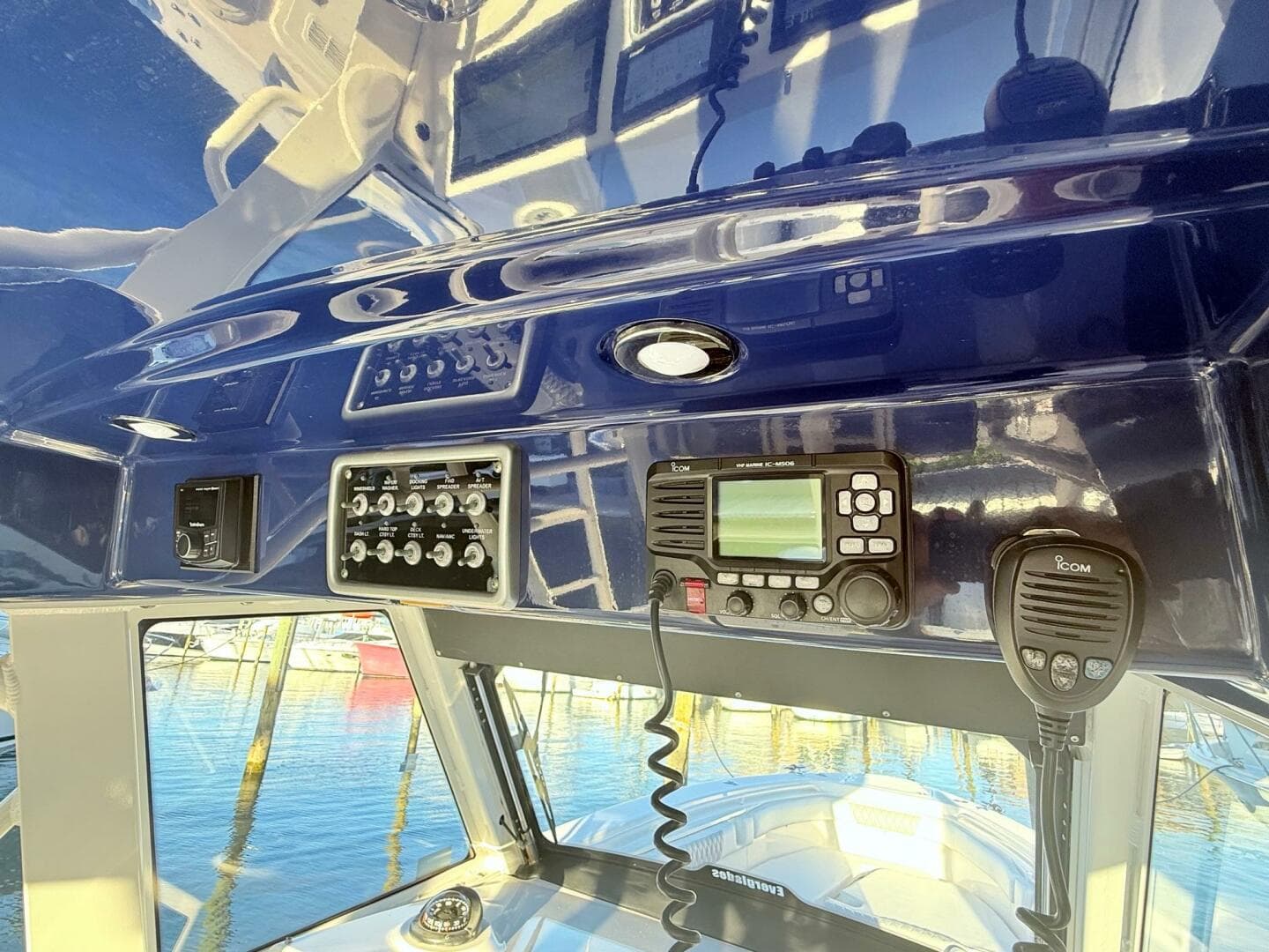 2014 Everglades 355 Center Console dashboard with navigation and communication equipment.