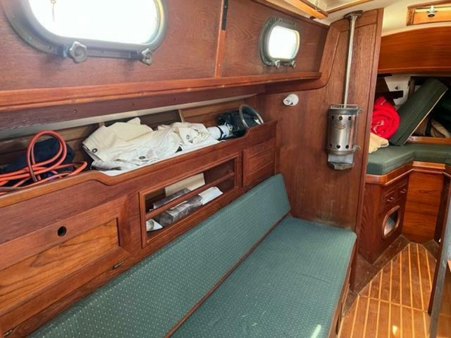 1984 Cape Dory 31 Cutter