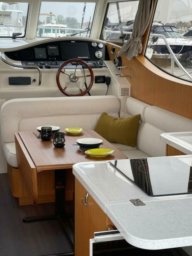 2019 Greenline 33 HYBRID