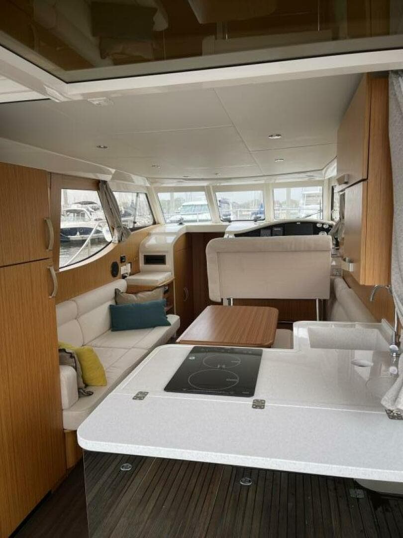 2019 Greenline 33 HYBRID