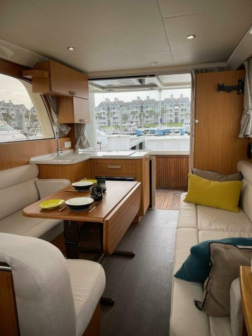 2019 Greenline 33 HYBRID