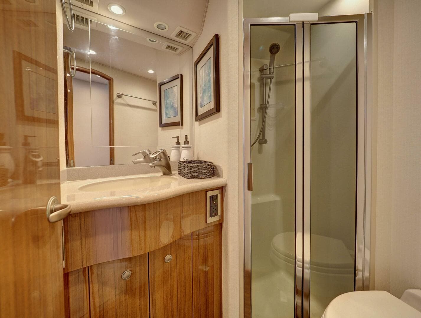 2007 Viking 48' Convertible