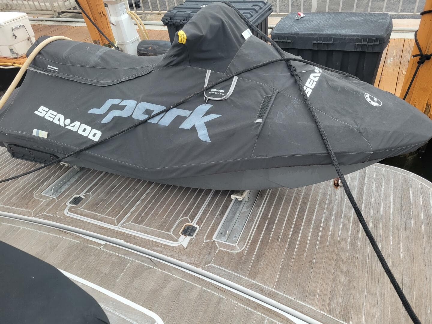 2012 Four Winns V435