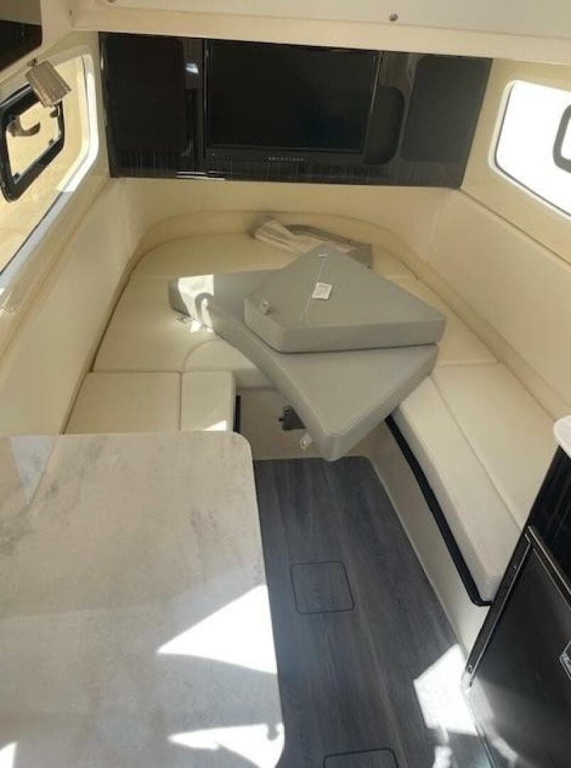 2022 Scout 355 LXF CC