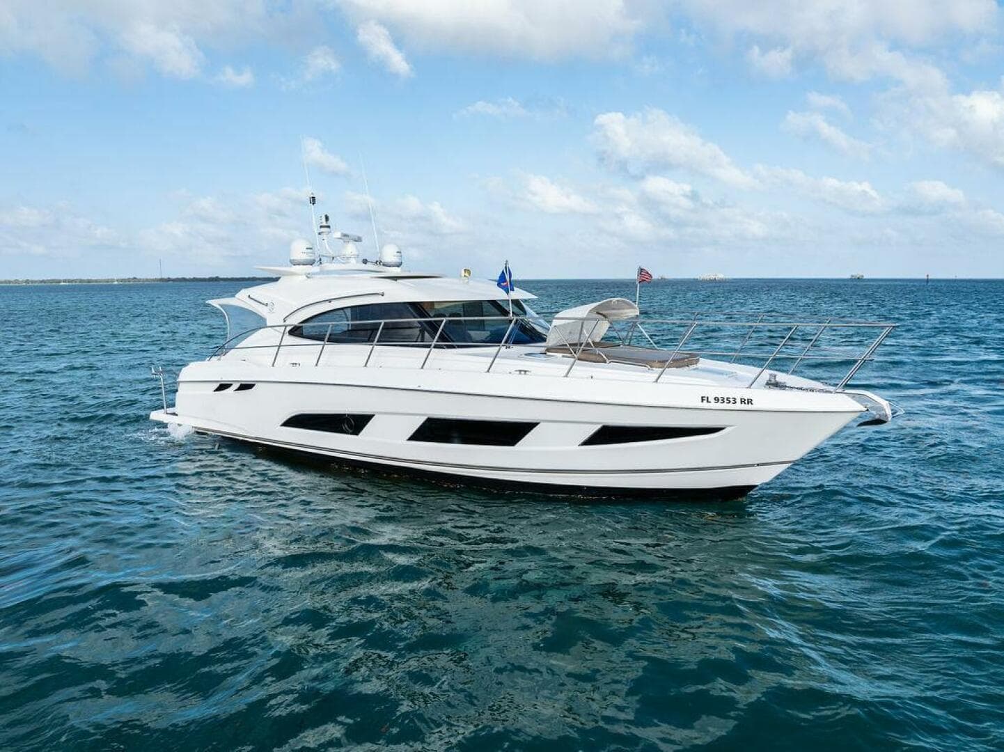 2018 Riviera 4800 Sport Yacht