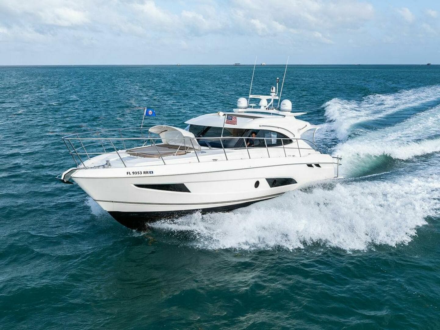 2018 Riviera 4800 Sport Yacht