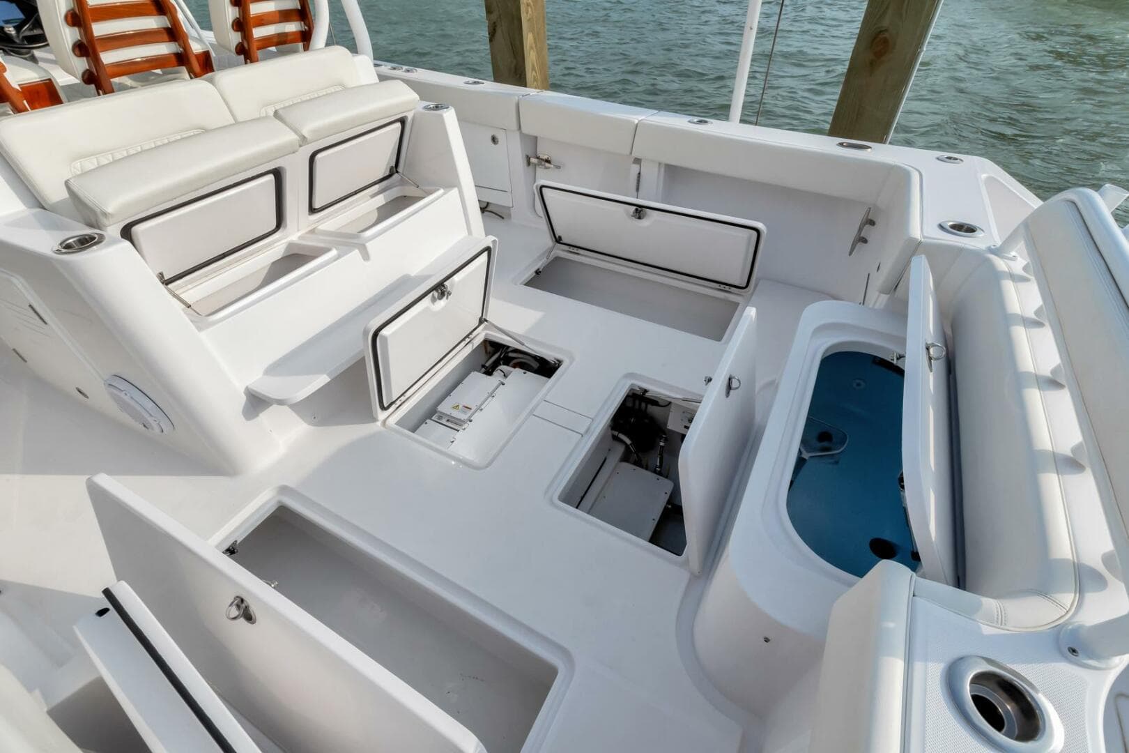 2023 Jupiter 43 Center Console "Aqua Toy"