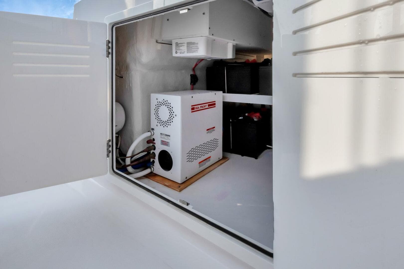 2023 Jupiter 43 Center Console "Aqua Toy"