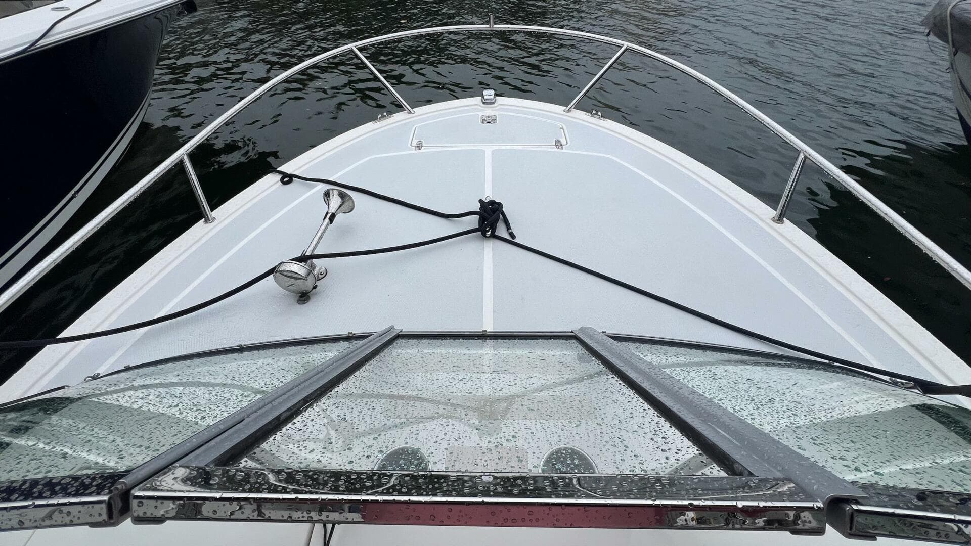 2013 Vanquish 24 Runabout