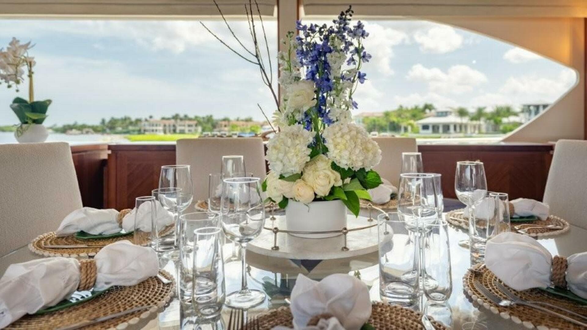 2017 Ocean Alexander 