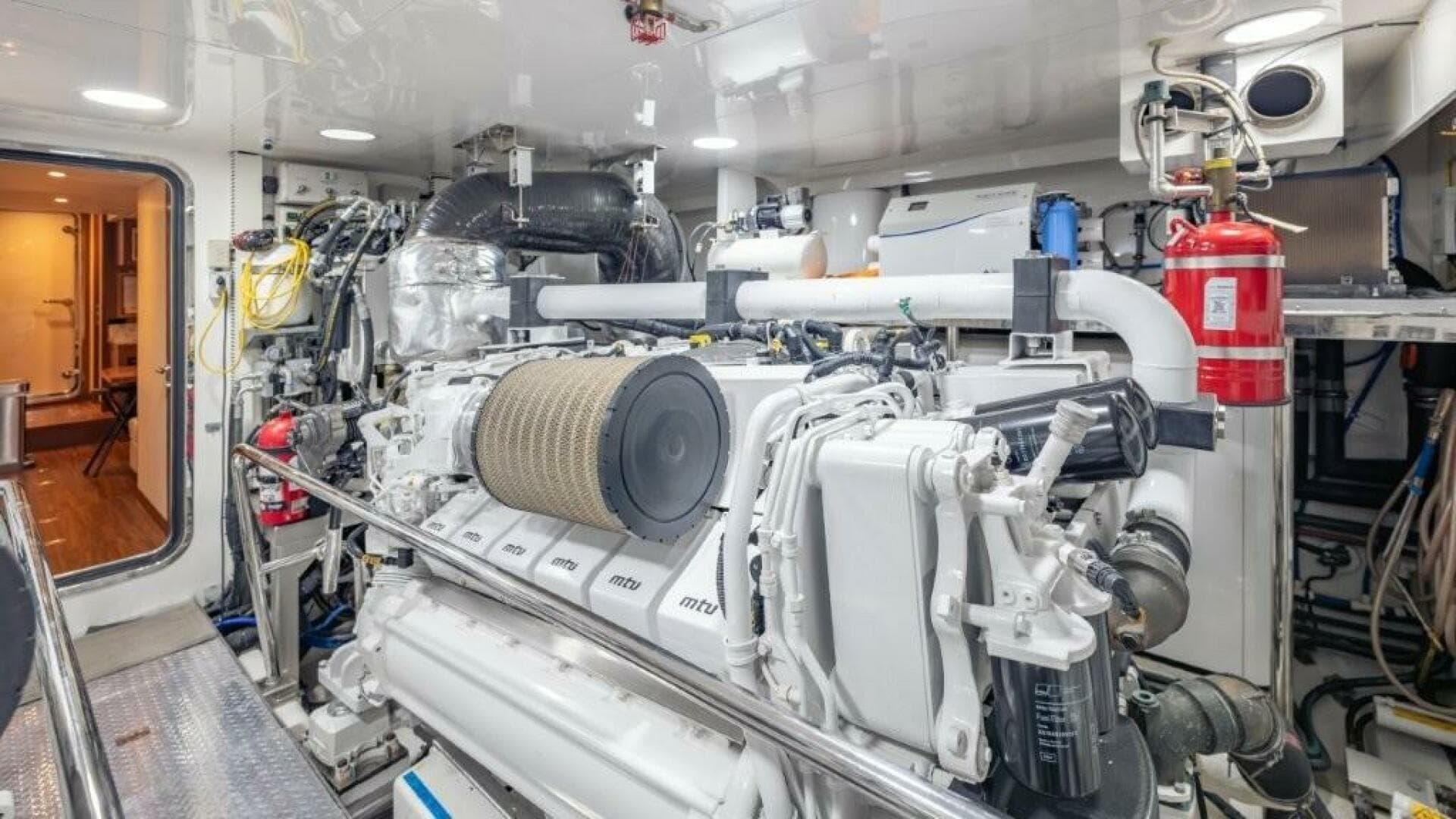 2017 Ocean Alexander 