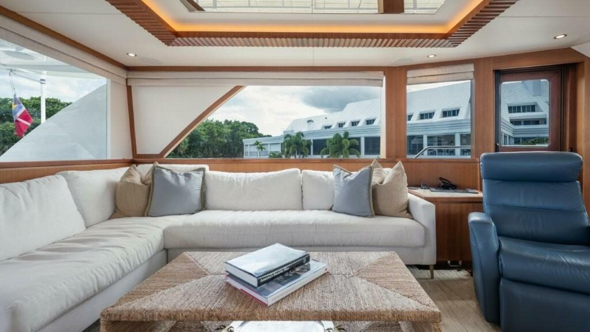 2017 Ocean Alexander 