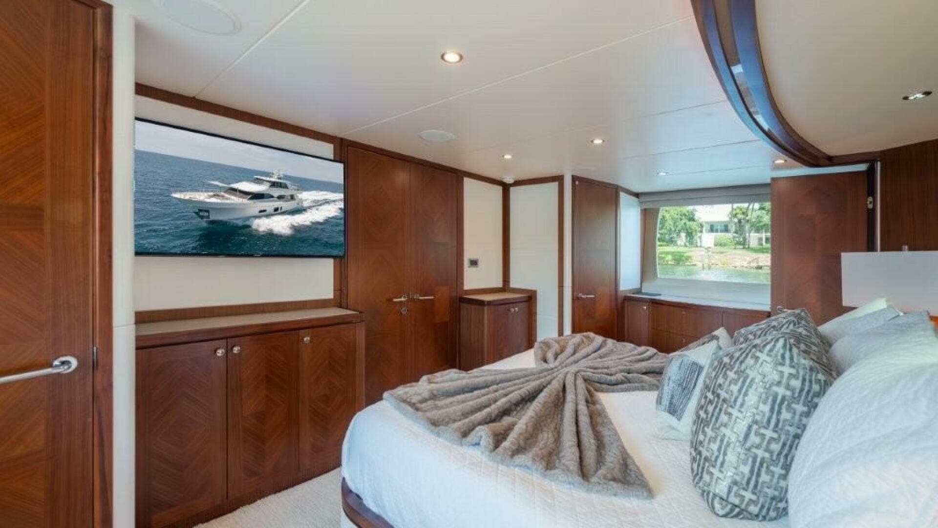 2017 Ocean Alexander 