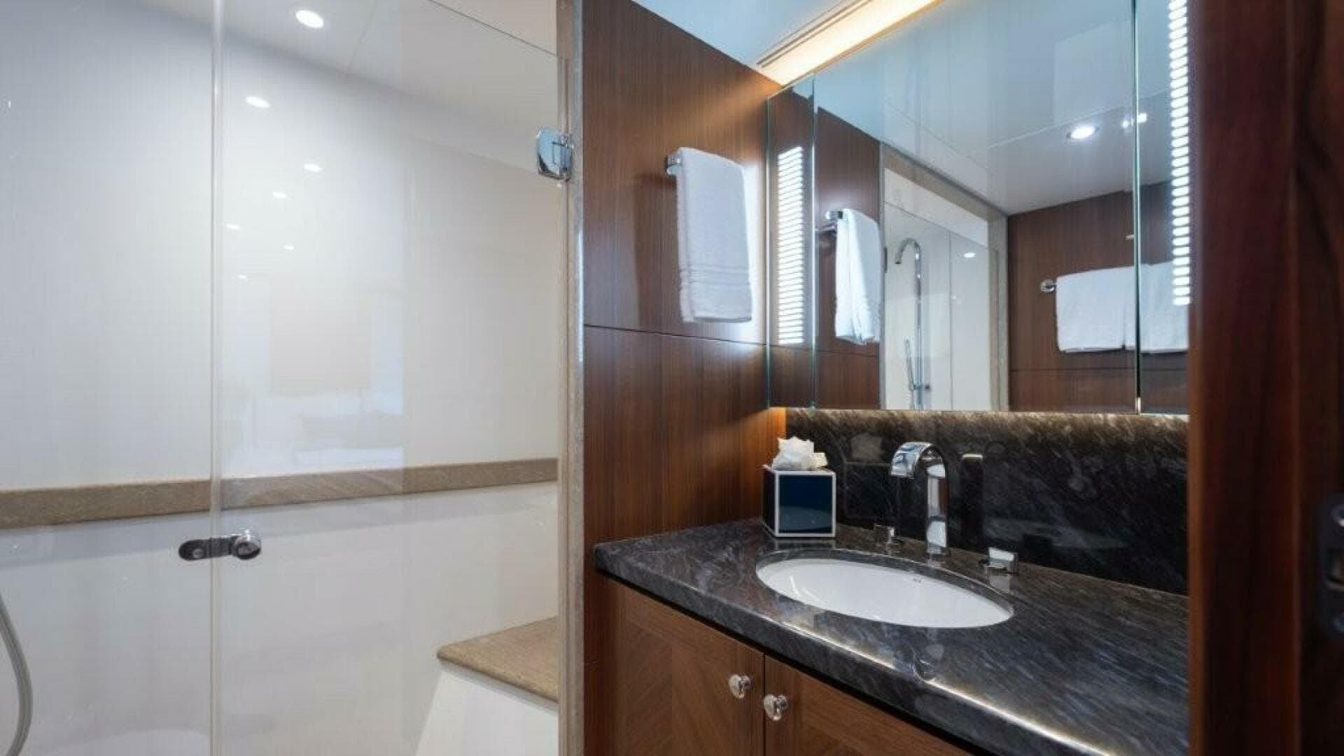 2017 Ocean Alexander 