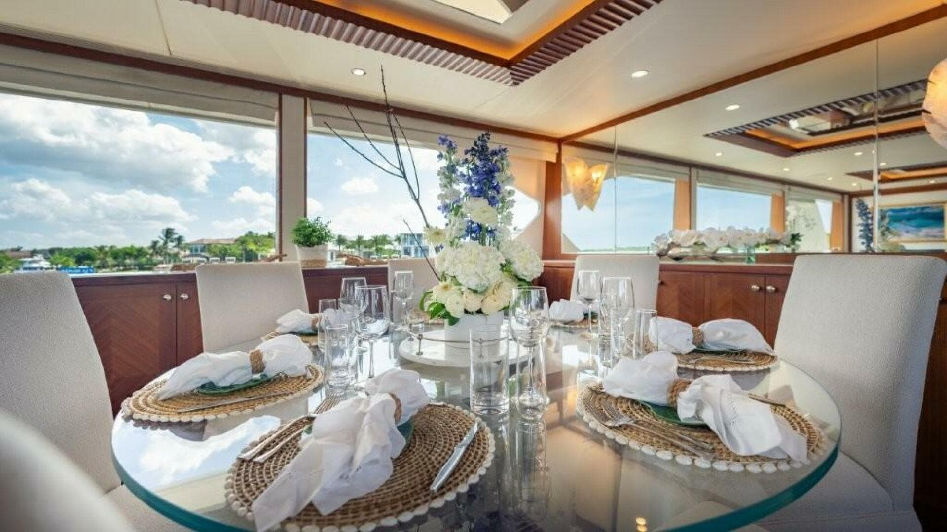 2017 Ocean Alexander 