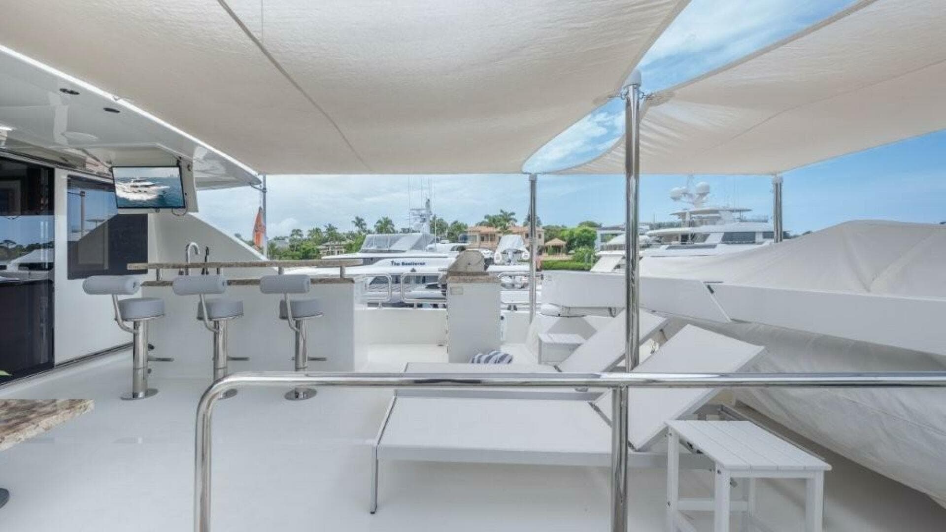 2017 Ocean Alexander 