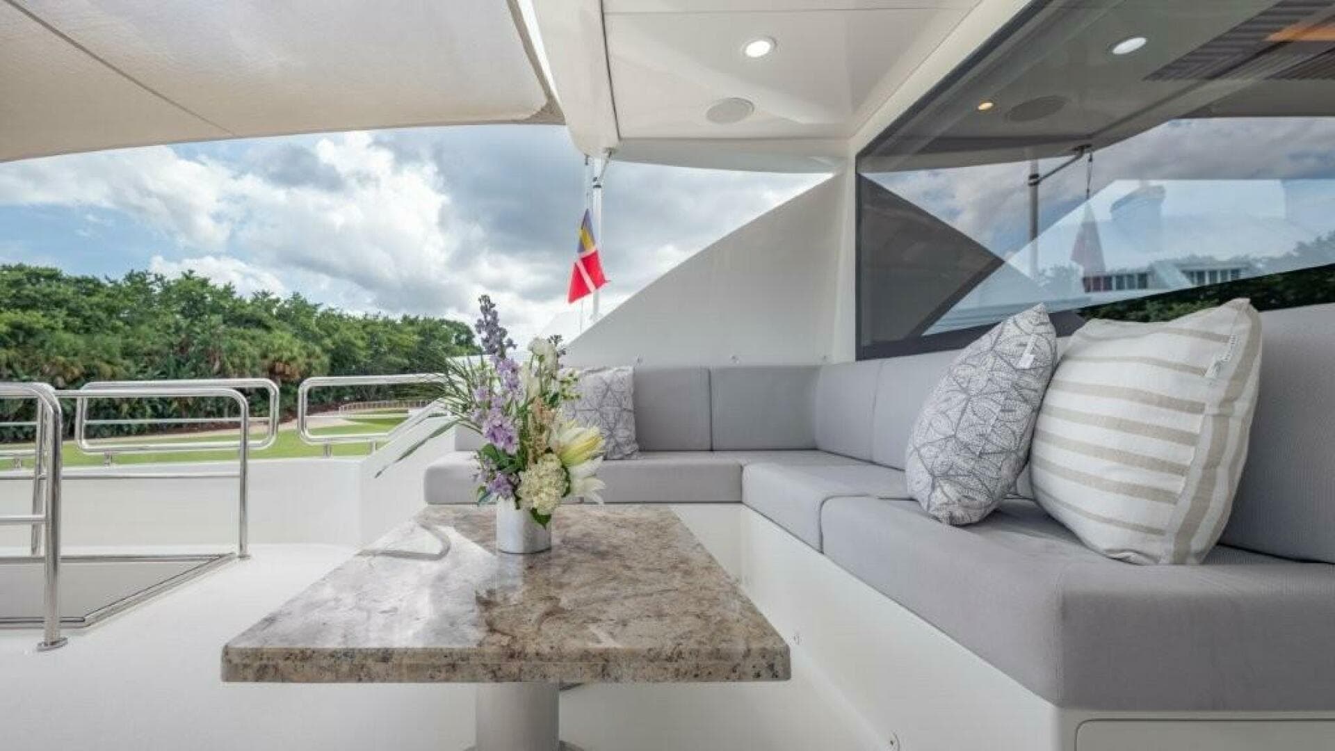 2017 Ocean Alexander 