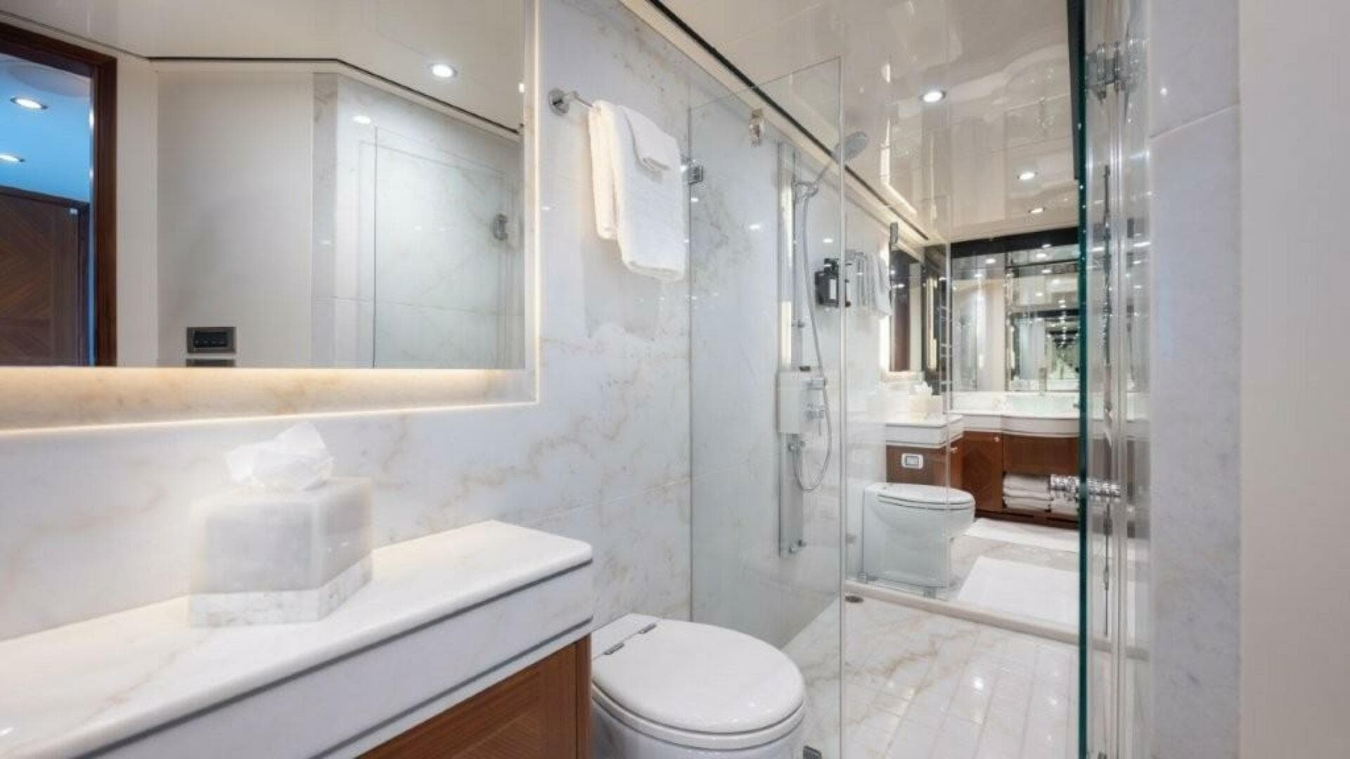 2017 Ocean Alexander 