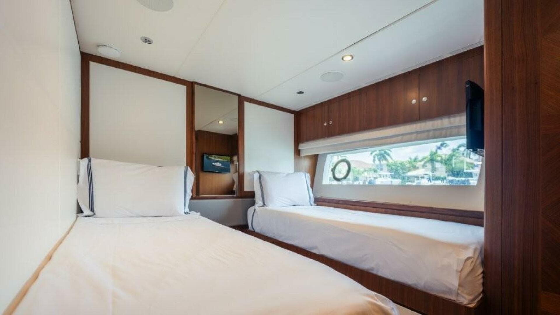 2017 Ocean Alexander 