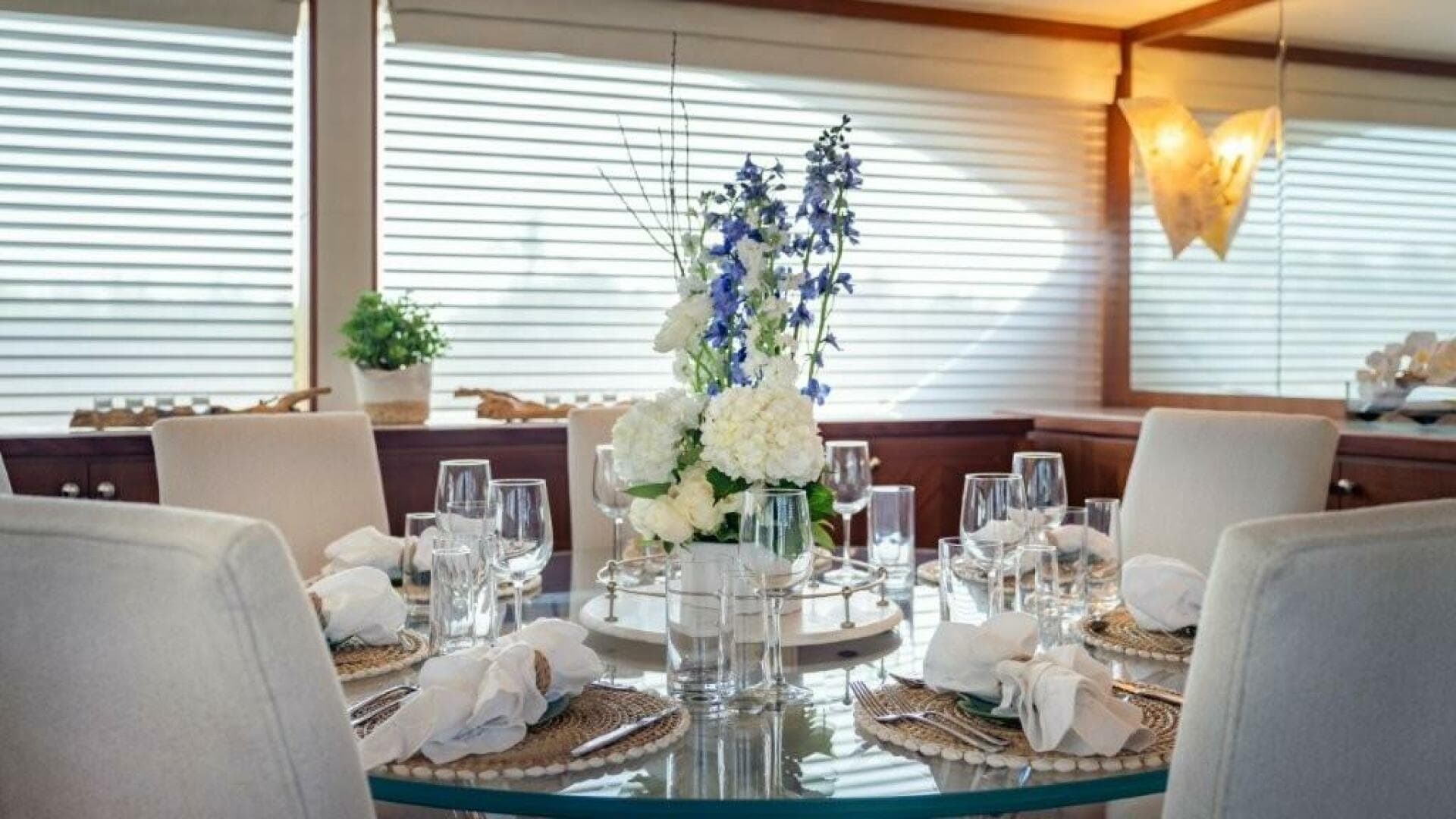 2017 Ocean Alexander 