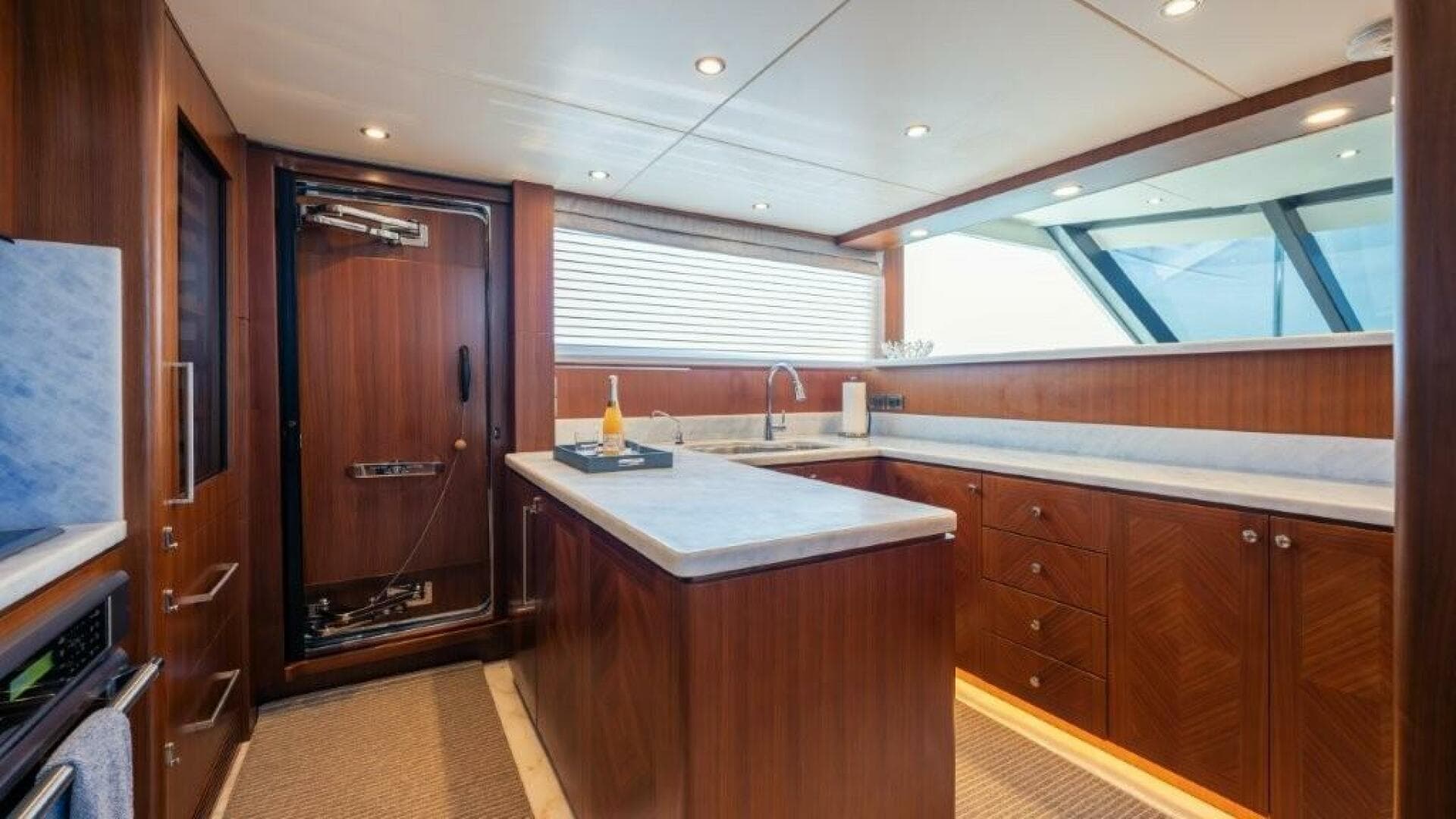 2017 Ocean Alexander 