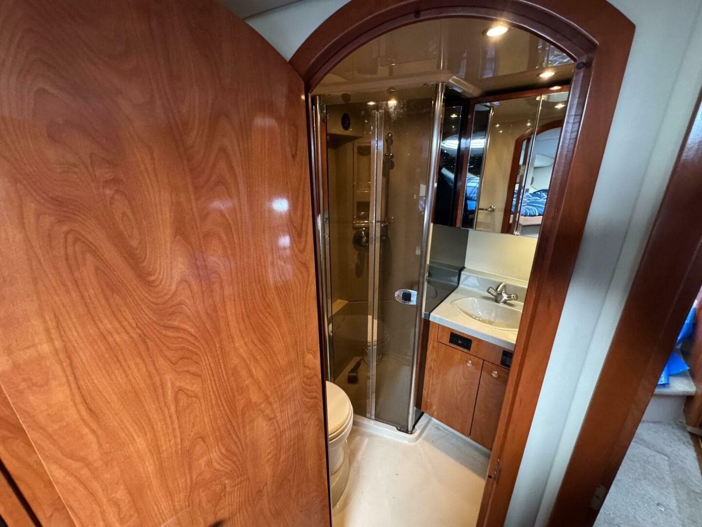 2007 Cruisers Yachts 395 Motoryacht