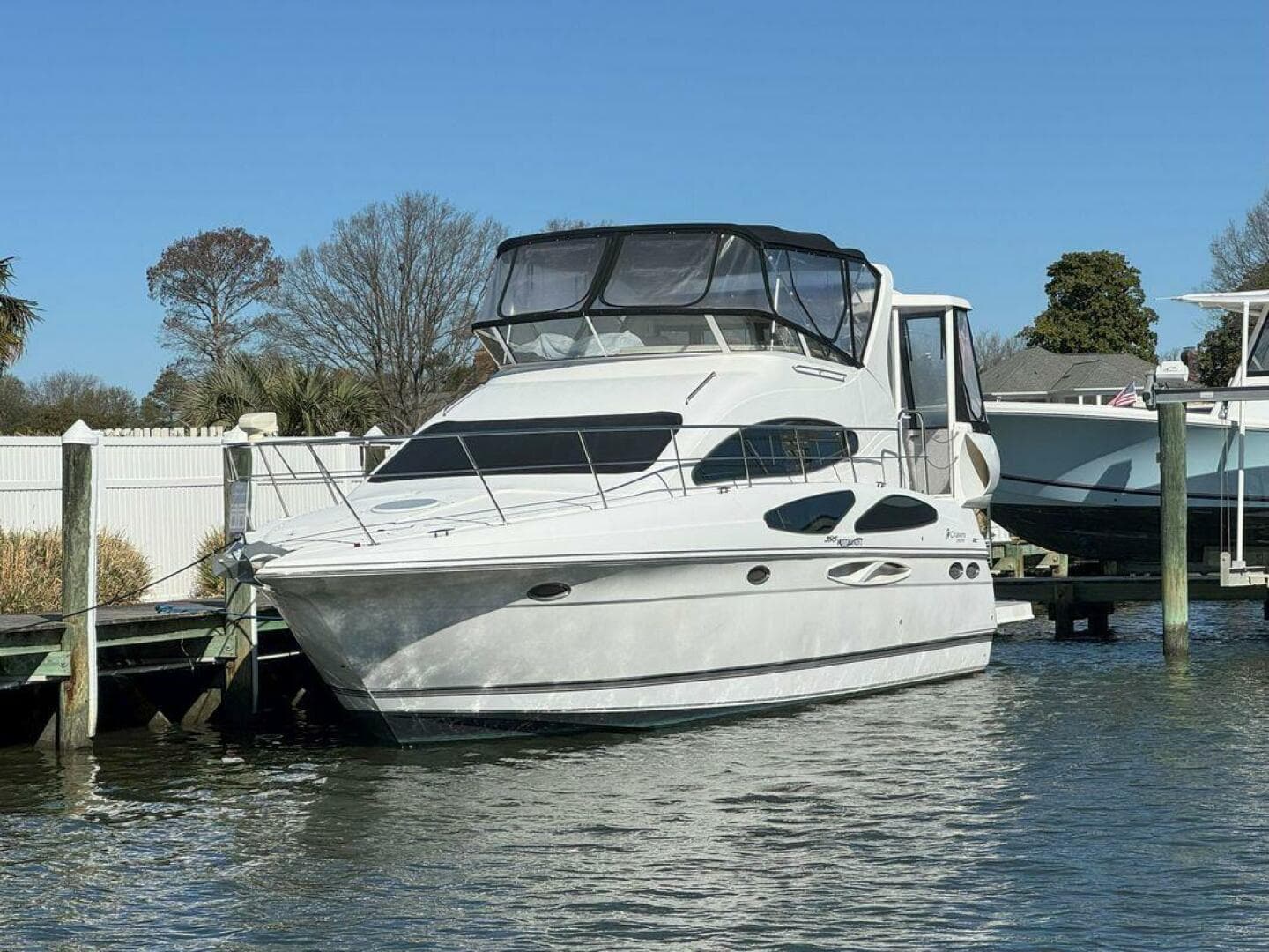 2007 Cruisers Yachts 395 Motoryacht