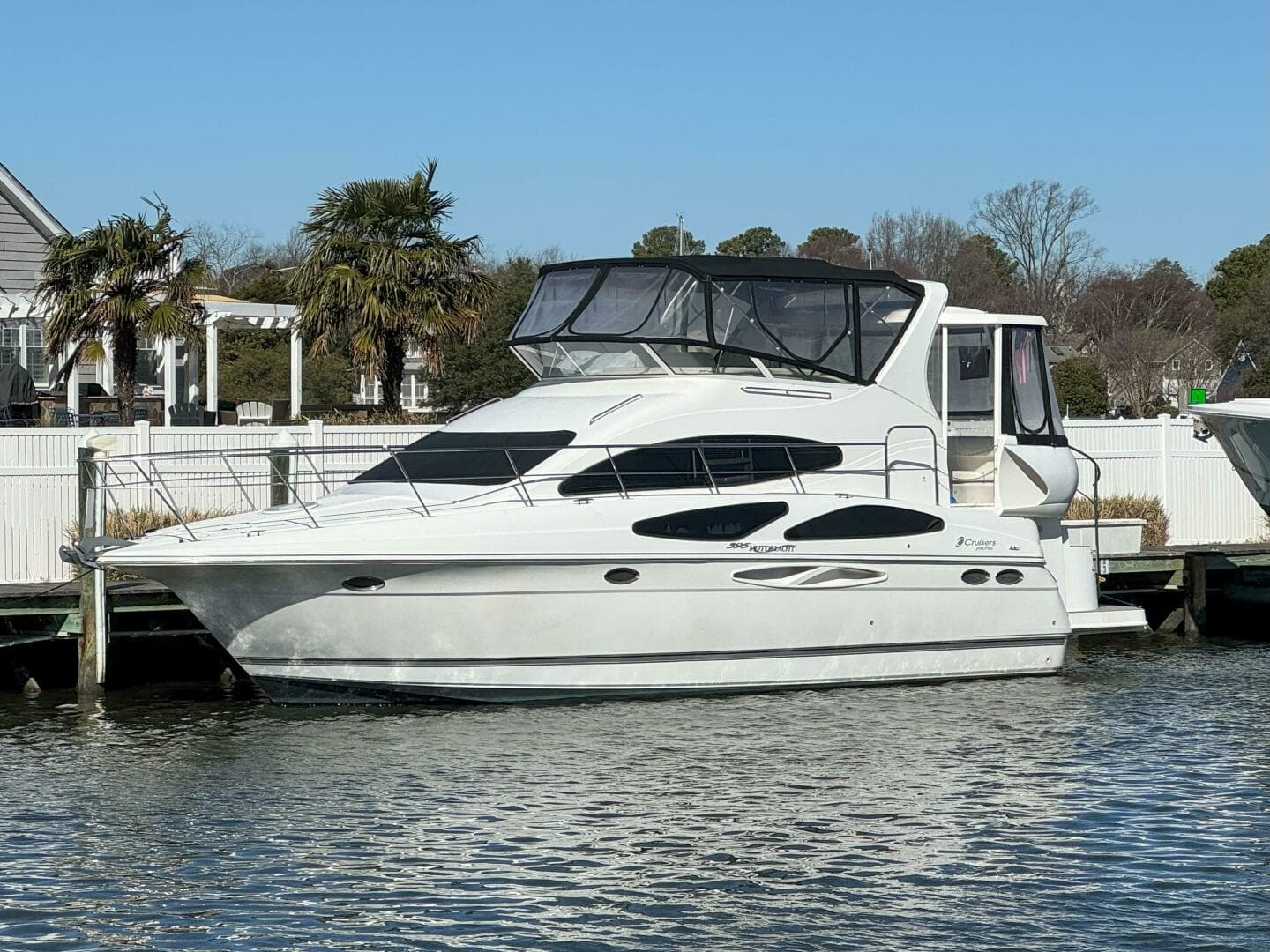 2007 Cruisers Yachts 395 Motoryacht