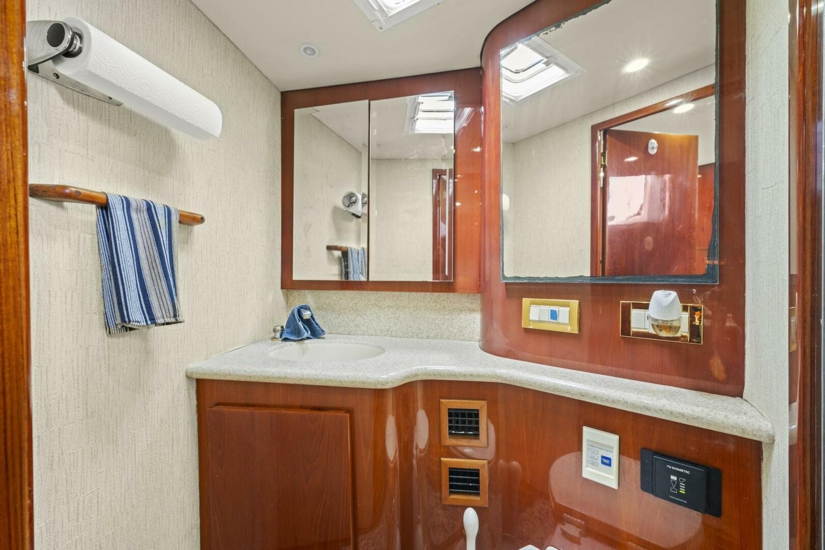 2006 Buddy Davis 48 Express PALE HORSE