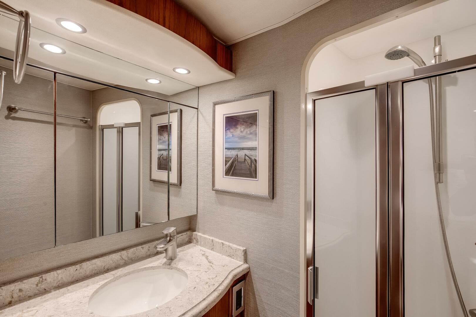 Viking 62 On the Edge III VIP Head