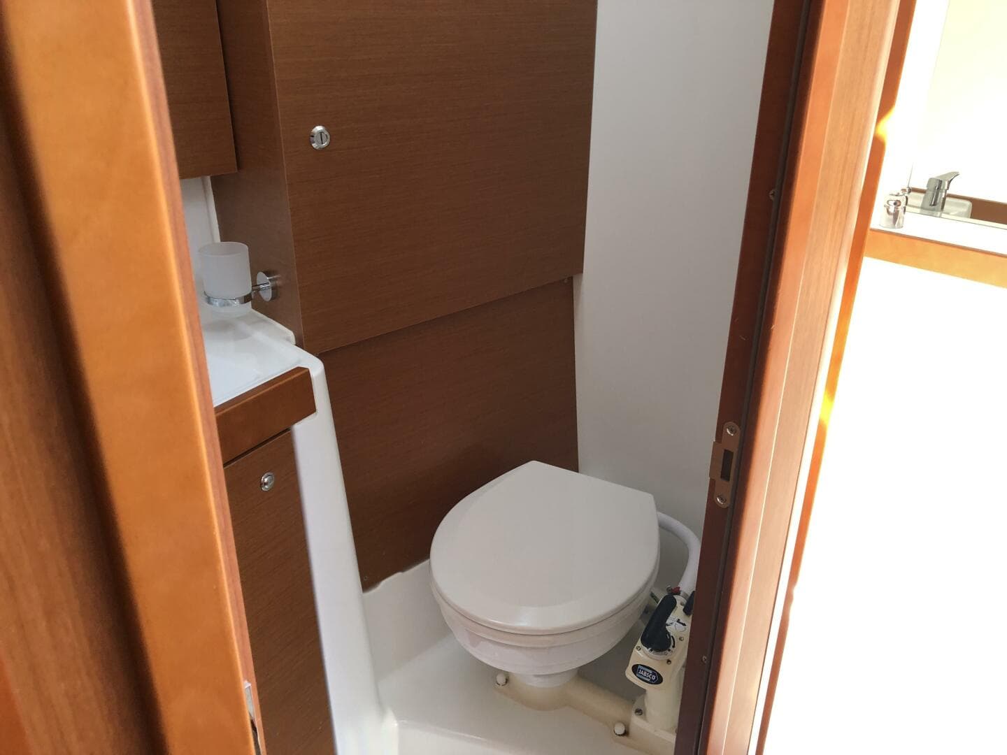 2017 Beneteau Oceanis 38 Weekender