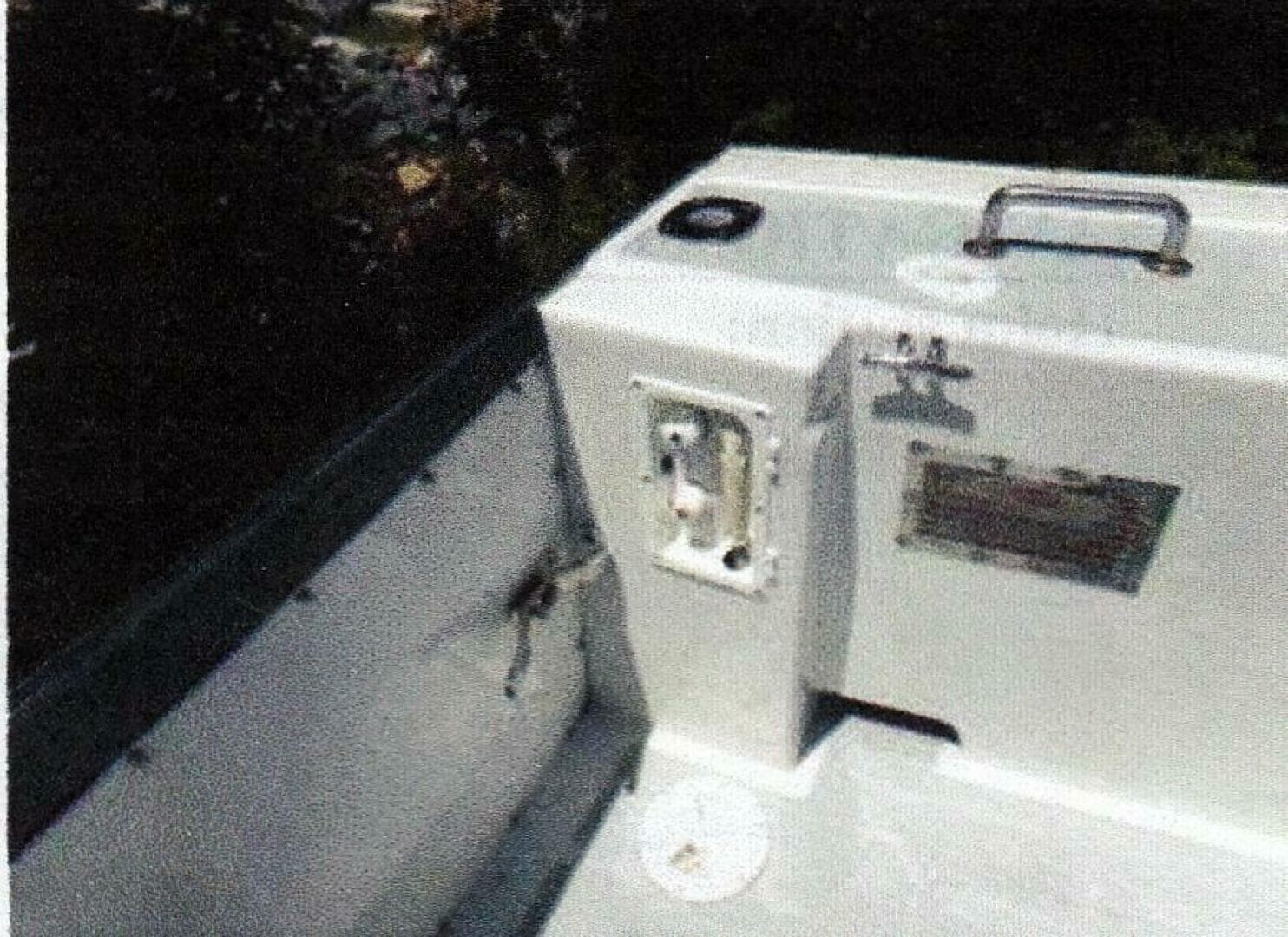 1999 Custom 30 Novi Hardtop Cruiser