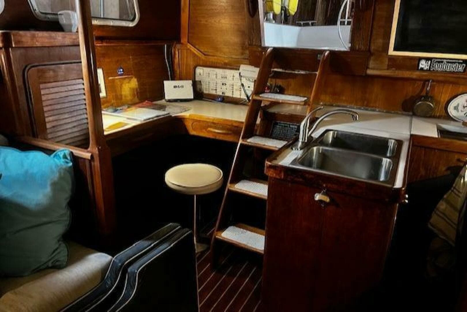 1979 Gulfstar 37 Sloop