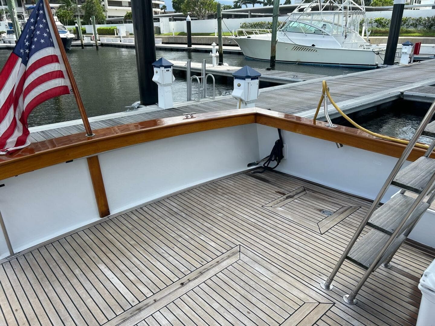 1987 Lyman-Morse Flybridge Cruiser