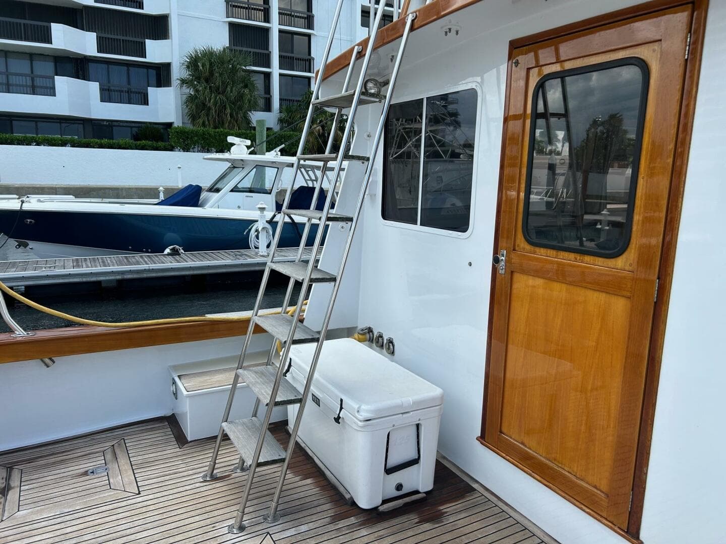 1987 Lyman-Morse Flybridge Cruiser