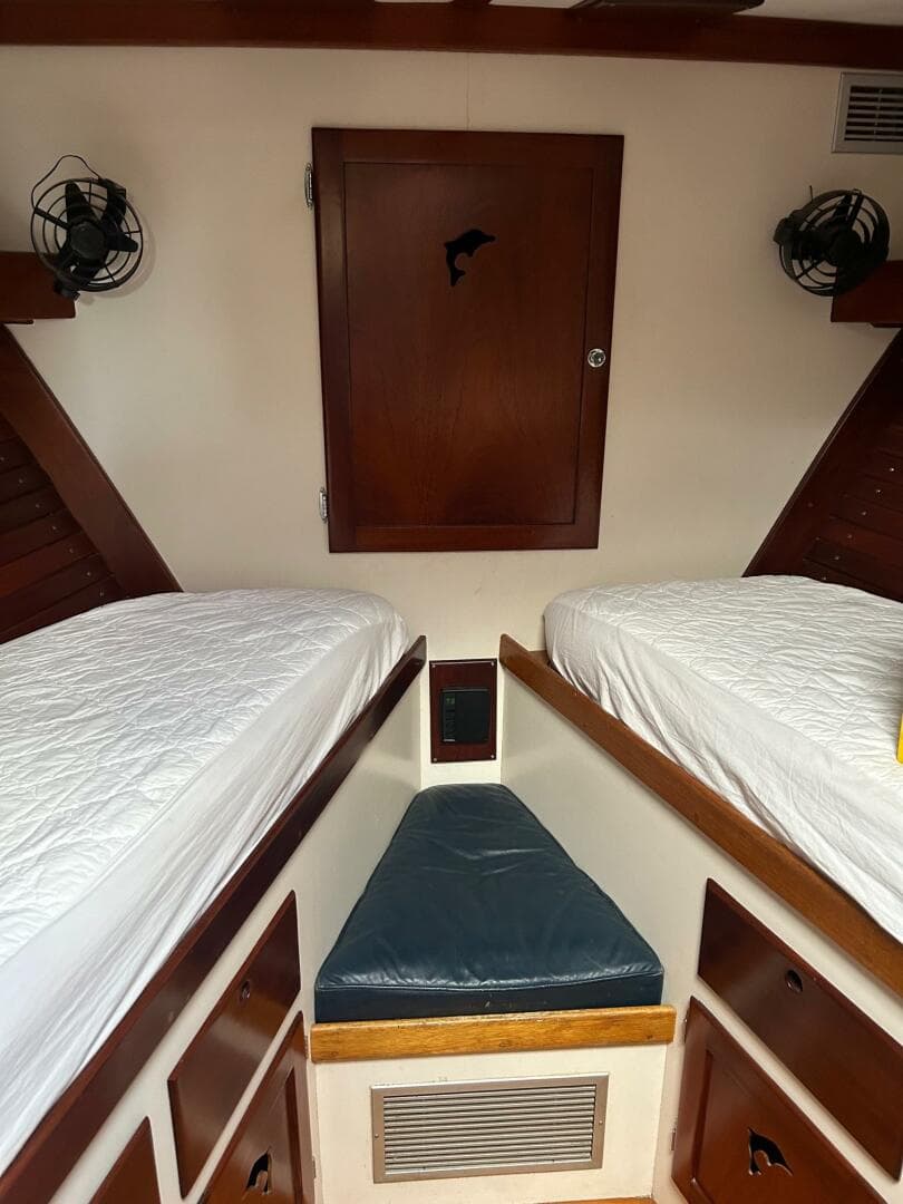 1987 Lyman-Morse Flybridge Cruiser