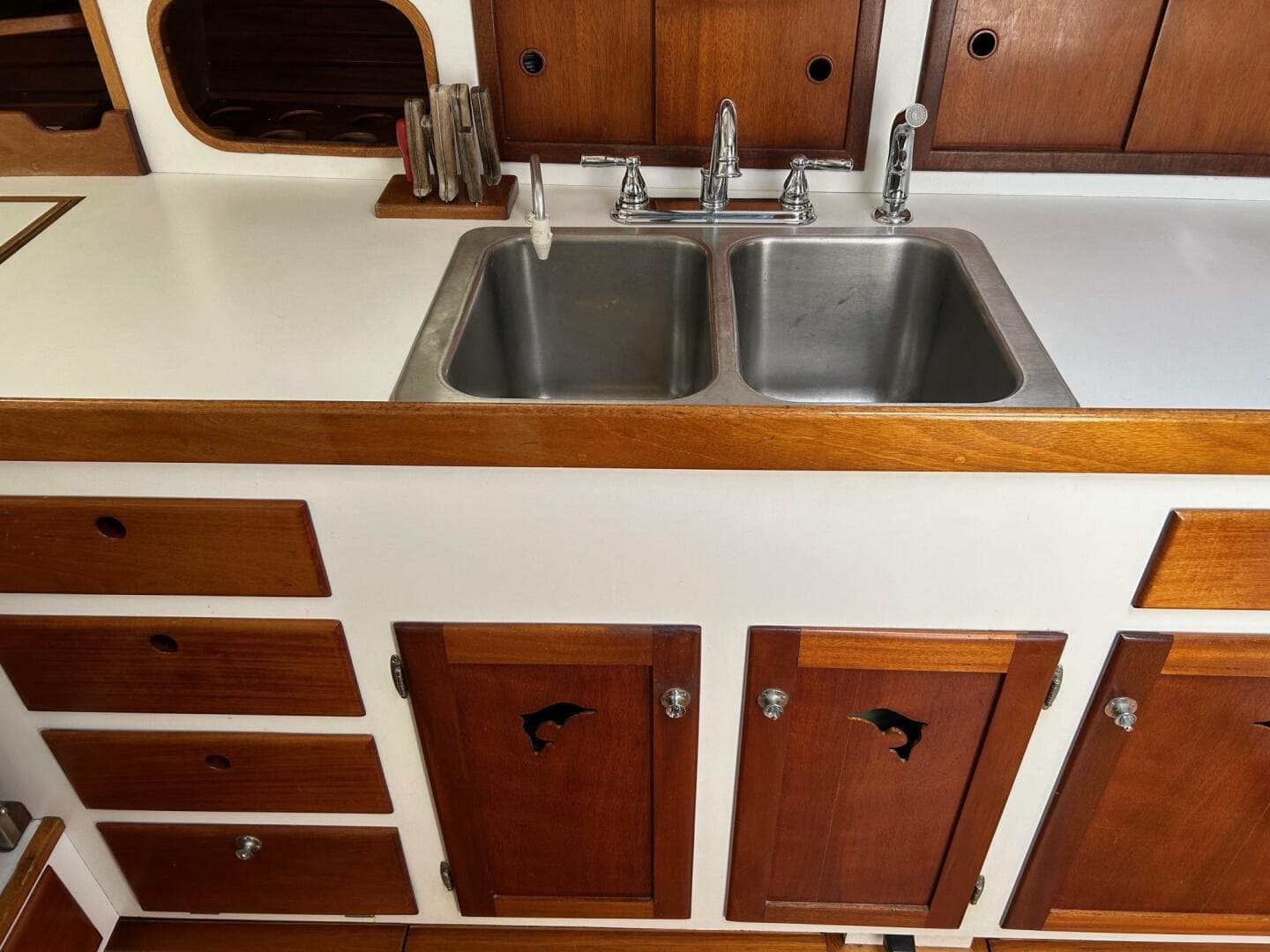 1987 Lyman-Morse Flybridge Cruiser