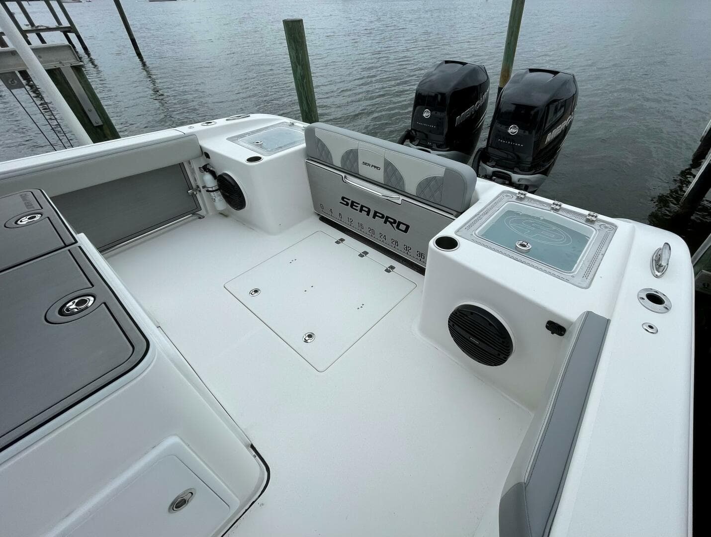 Sea Pro 320 DLX 2023- Cockpit