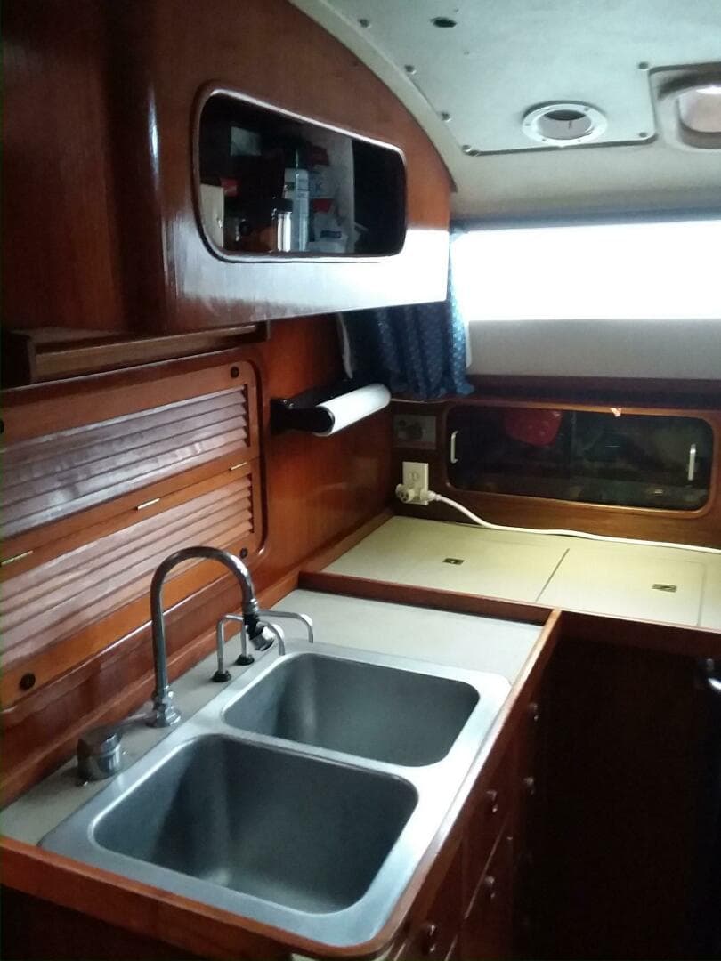 1983 C&C LANDFALL 38 SLOOP