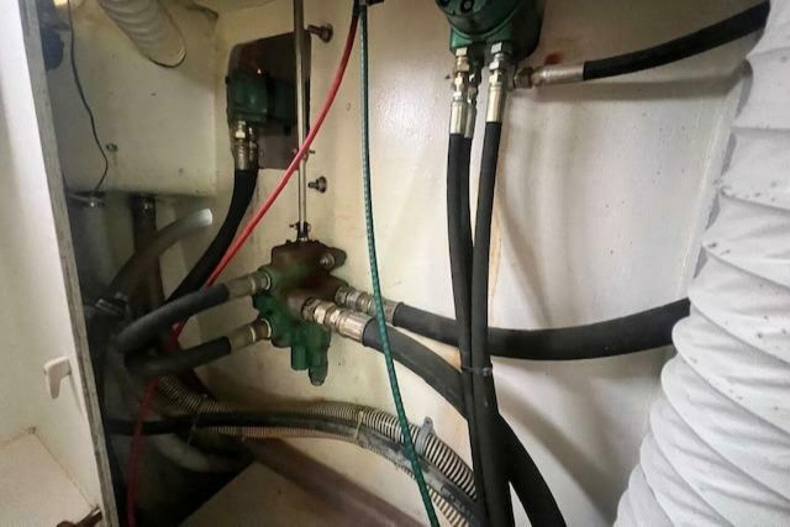 1972 REPCO Buxton Downeast Hardtop Cruiser