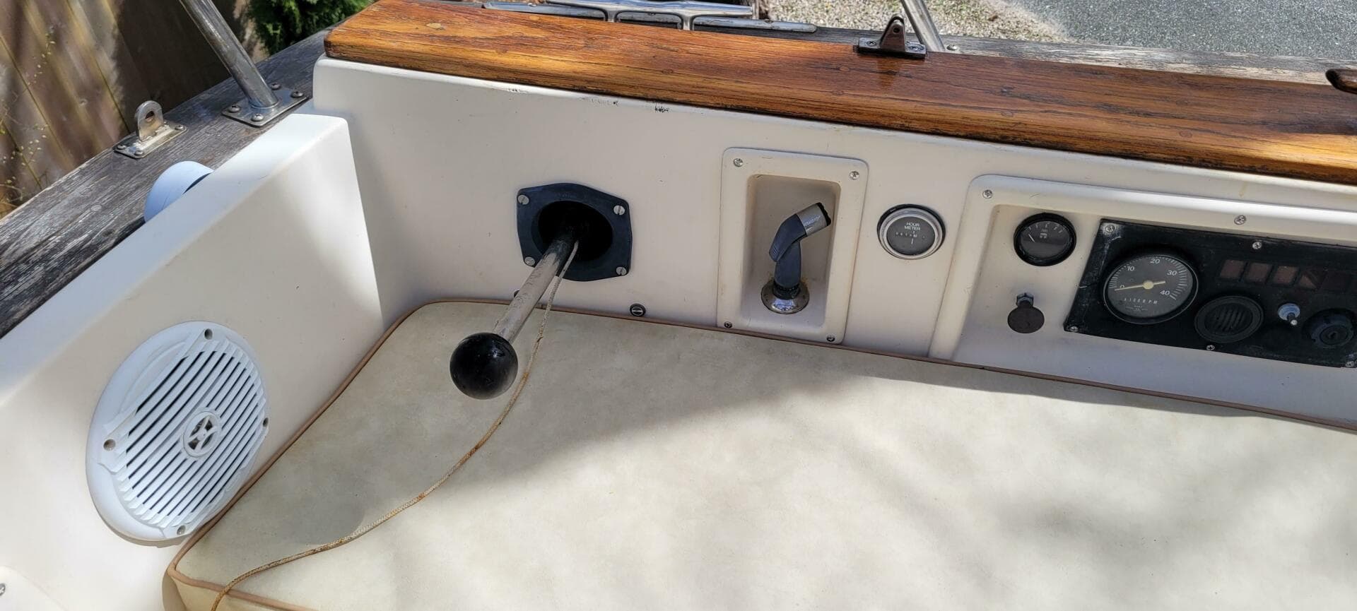 1986 Island Packet 27 Sloop