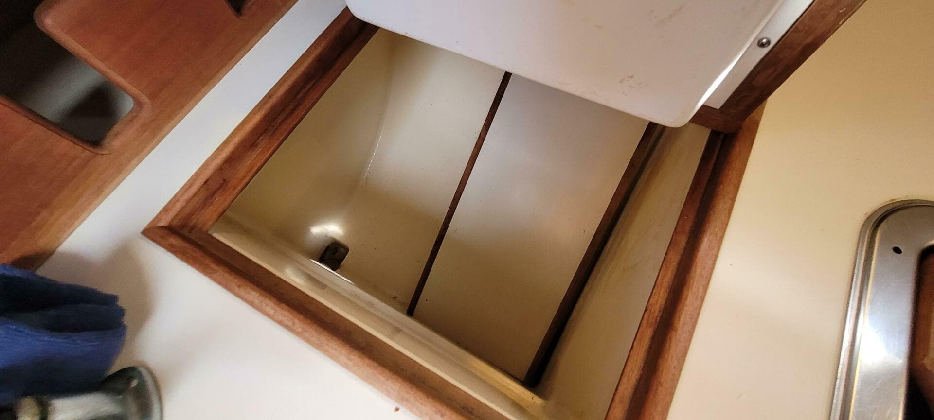 1986 Island Packet 27 Sloop