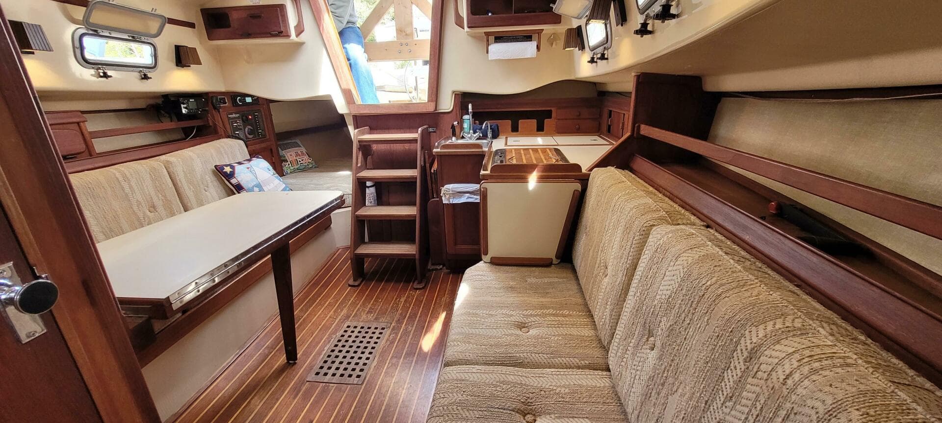 1986 Island Packet 27 Sloop