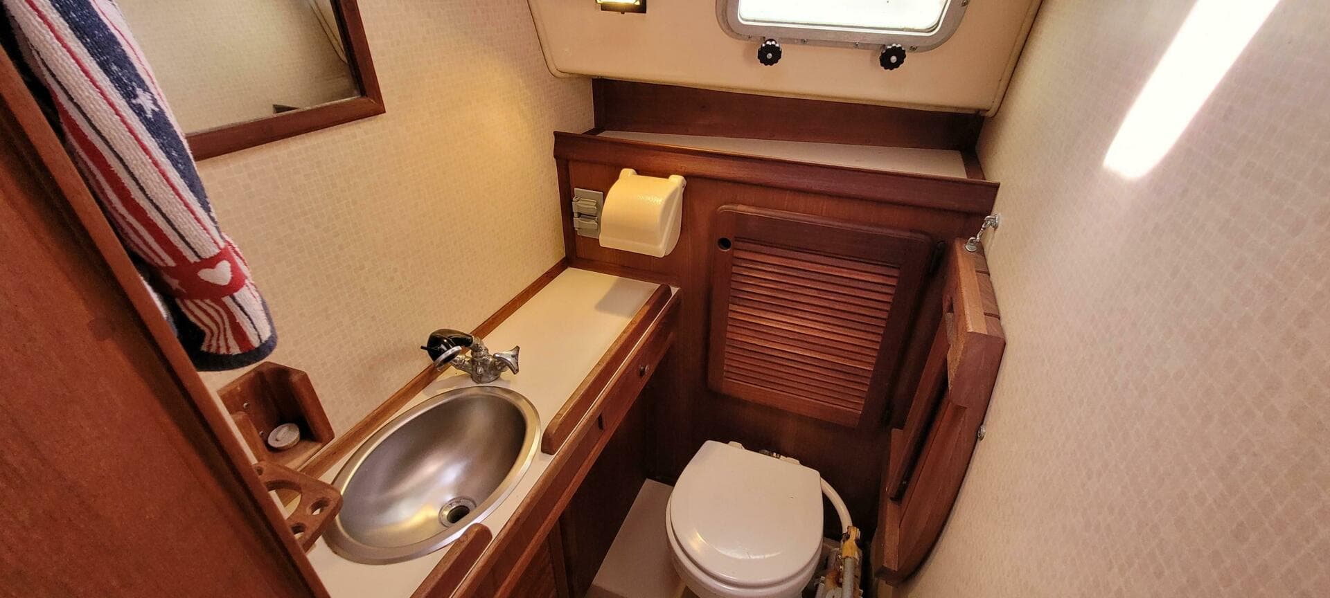 1986 Island Packet 27 Sloop