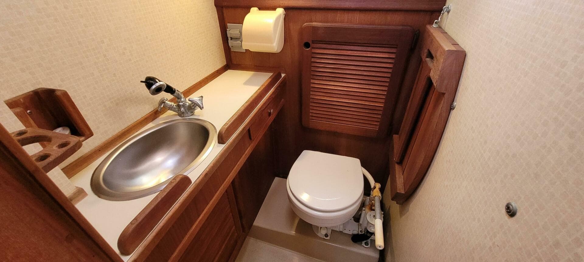 1986 Island Packet 27 Sloop