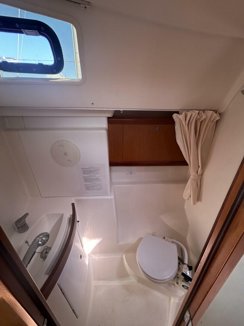 43' Beneteau starboard aft stateroom head