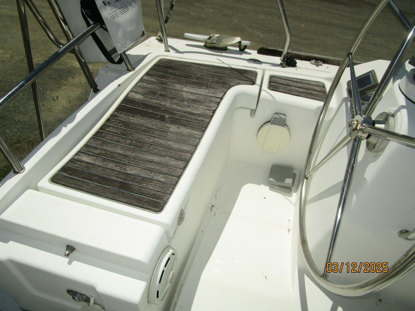 43' Beneteau cockpit port aft seating